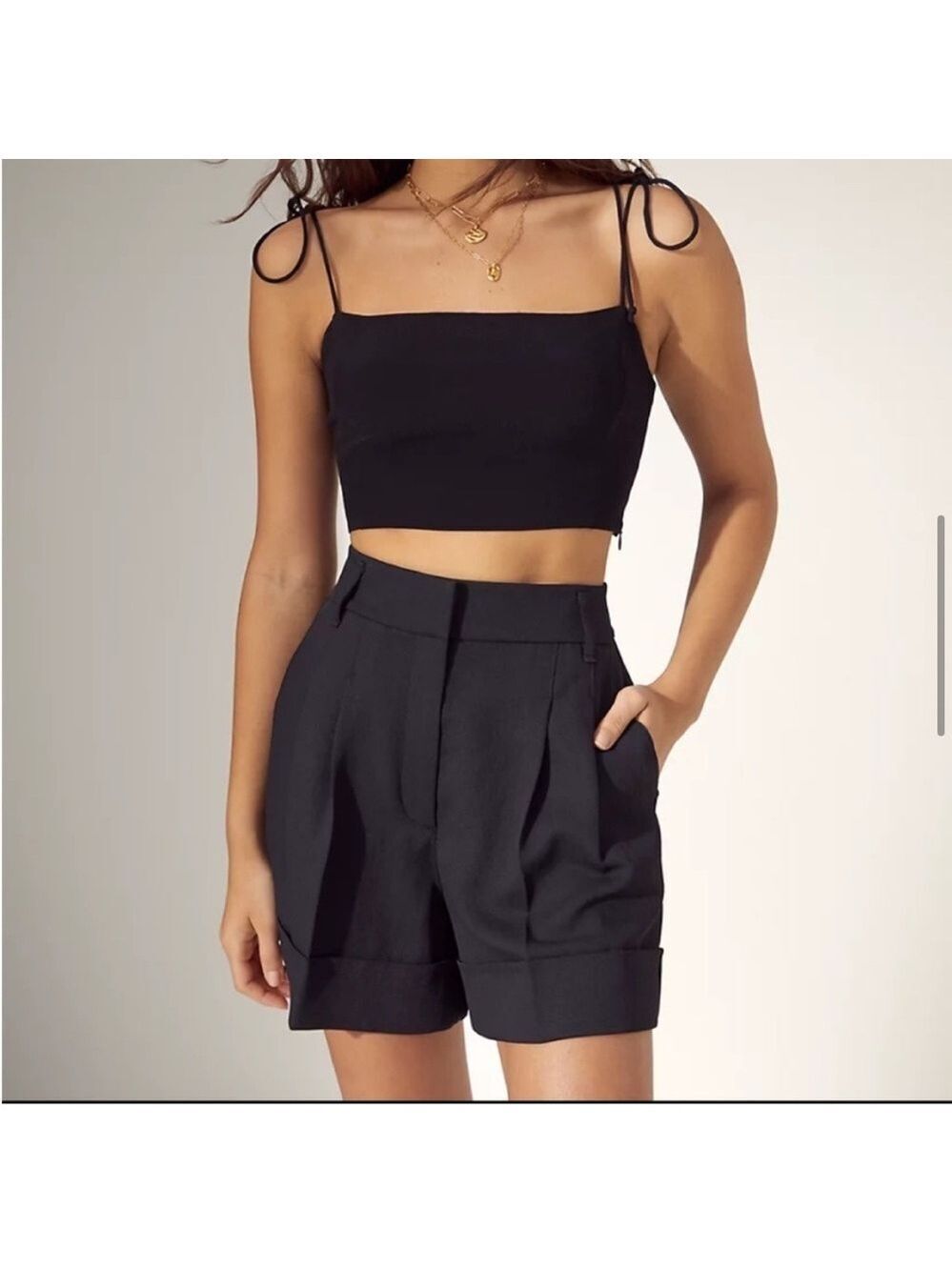 Aritzia Wilfred Labyrinth Cuffed Pleated High Waisted Shorts In Black Sz 0